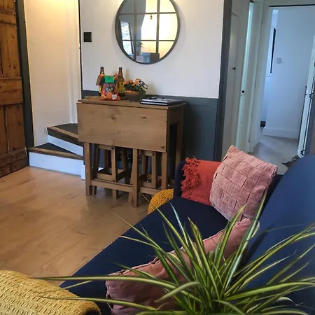 Charming Cozy In Holiday home *